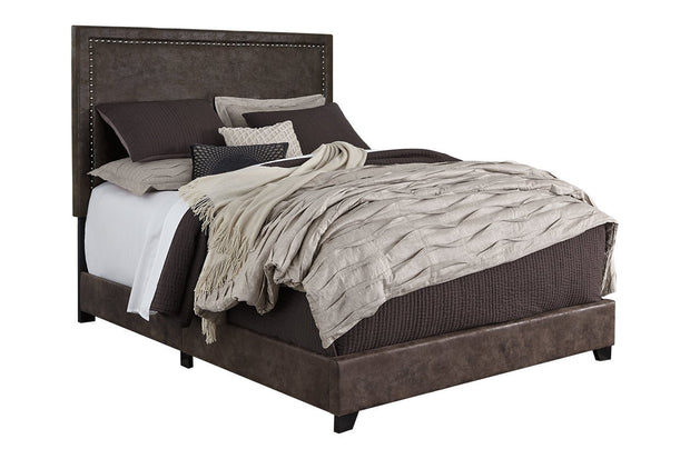Dolante Brown King Upholstered Bed