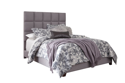 Dolante Gray King Upholstered Bed