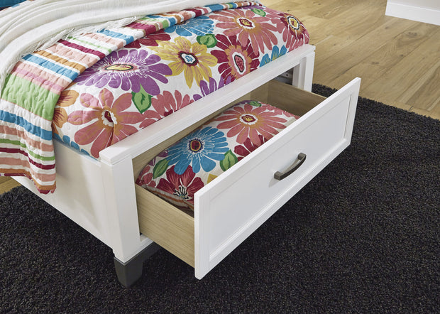 Brynburg White Footboard Storage Platform Youth Bedroom Set
