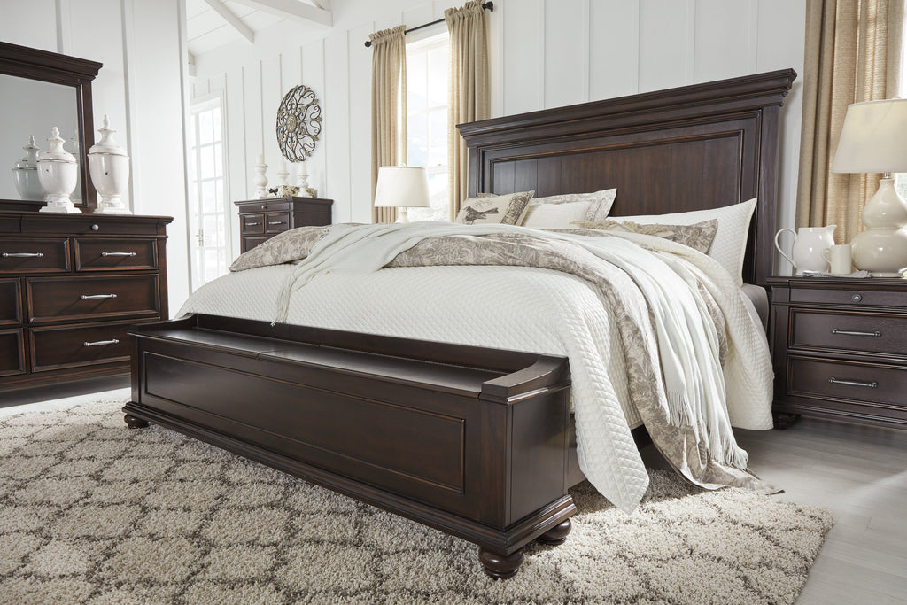 Brynhurst Dark Brown Queen Panel Storage Bed