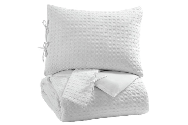 Maurilio White 3-Piece Queen Comforter Set